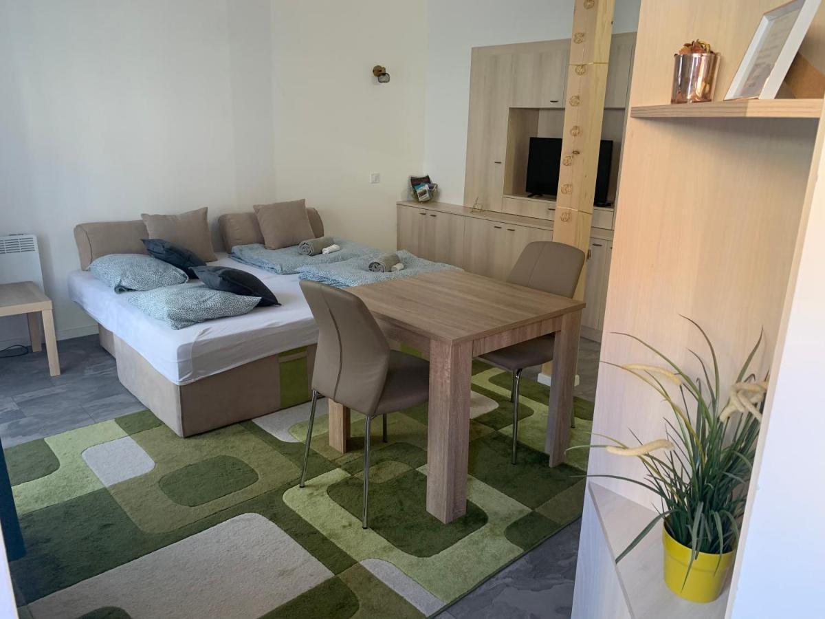 Infinity Apartman Esztergom Exterior foto